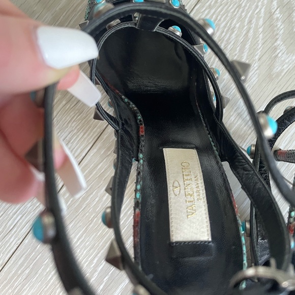 RARE Valentino Garavani Rockstud Python T-Strap Heels – Size 38.5 (US 8.5) - Picture 9 of 12